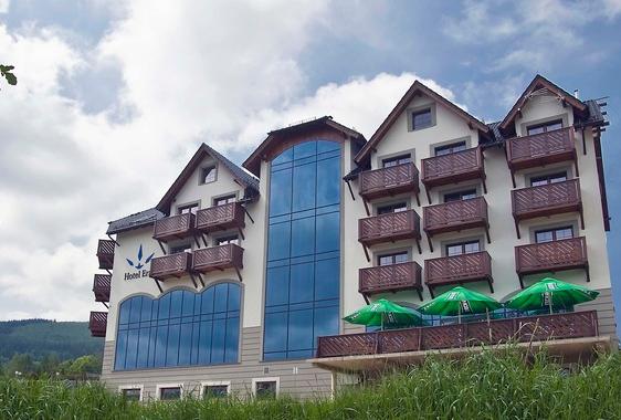 Hotel Era Bad Flinsberg Swieradow Zdroj Isergebirge Polen Kuren24 Com