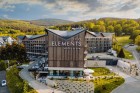 Kuren Polen: Frontansicht vom Elements Hotel & Spa Bad Flinsberg Swieradów Zdrój Isergebirge Polen