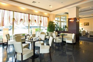 Kuren in Polen: Lobby vom Kurhotel Arstone Villa am Park in Swinemünde Swinoujscie Ostsee