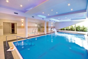 Kuren in Polen: Schwimmbad im Kurhotel Arstone Villa am Park in Swinemünde Swinoujscie Ostsee