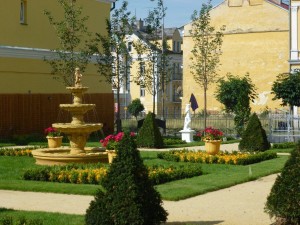 Kuren in Tschechien: Garten des Hotel Bajkal in Franzensbad Frantiskovy Lazne