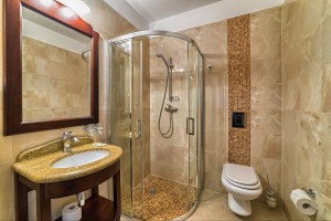Kuren in Polen: Badbeispiel im Kurhotel Berliner in Bad Flinsberg Swieradów Zdrój Isergebirge