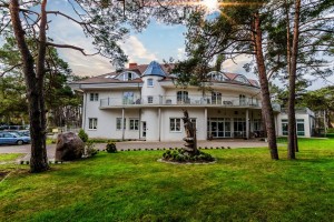 Kuren in Polen: Außenansicht vom Zentrum SPA Chimera in Horst (Niechorze)