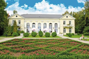 Kuren in Polen: Blick auf das Kurhaus Edward in Bad Warmbrunn Cieplice Zdrój