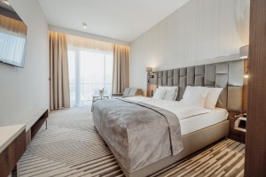 Kuren Polen: © MARCIN ZACMIERUK - Zimmeransicht im Elements Hotel & Spa Bad Flinsberg Swieradów Zdrój Isergebirge Polen