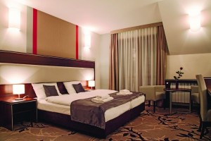 Kuren in Polen: Wohnbeispiel im Kurhotel Era in Bad Flinsberg Swieradów Zdrój Isergebirge