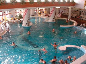 Kuren in Ungarn: Schwimmbad im Thermal- und Heilbad Zalakaros - Hunguest Hotel Freya in Zalakaros