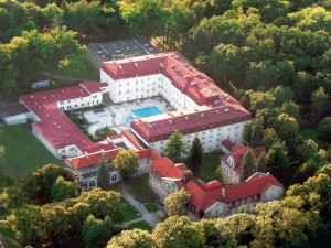 Kuren in Polen: Luftbild des Sanatorium Gryf in Bad Polzin Polczyn Zdroj