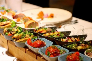 Kuren in Polen: Bufett im Hotel Hamilton Conference Spa & Wellness Swinemünde
