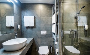 Kuren in Ungarn: Badansicht im Hunguest Hotel Helios in Héviz