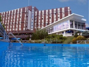 Kuren in Ungarn: Außensicht des Thermal Aqua Ensana Health Spa Hotel in Héviz