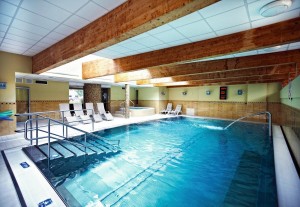 Kuren in Polen: Hallenbad des Hotel Jantar SPA Kolberg Kolobrzeg