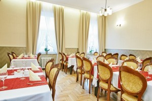 Kuren in Polen: Speisesaal des Hotel Jantar SPA Kolberg Kolobrzeg