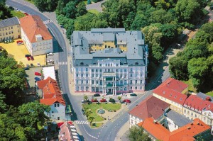Kuren in Tschechien: Ansicht des Kurhaus Kaiserbad in Bad Teplitz Lázne Teplice