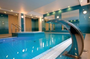 Kuren in Polen: Schwimmbad im Hotel Kaisers Garten in Swinemünde