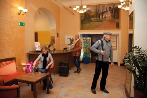 Kuren in Polen: Lobby vom Kurhaus Jan Kazimierz in Bad Reinerz Duszniki Zdrój