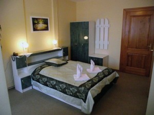 Kuren in Polen: Zimmerbeispiel im Hotel Kwisa 1 in Bad Flinsberg Swieradów Zdrój Isergebirge