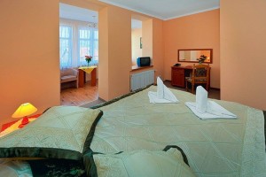 Kuren in Polen: Zimmerbeispiel im Hotel Kwisa 1 in Bad Flinsberg Swieradów Zdrój Isergebirge