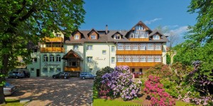 Kuren in Polen: Außenansicht des Hotel Kwisa 2 in Bad Flinsberg Swieradów Zdrój Isergebirge