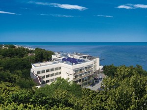 Kuren in Polen: Außenansicht des Hotel Lambert Medical SPA in Henkenhagen Ustronie Morskie