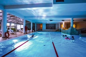 Kuren in Polen: Schwimmbad im Hotel Lubicz in Stolpmünde Ustka