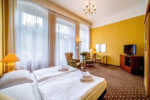 Kuren in Tschechien: Zimmerbeispiel Doppelzimmer Standard im Kurhotel Luisa Franzensbad Frantiskovy Lazne