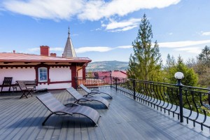 Kuren in Polen: Dachterrasse des Hotel Magnolia 3 in Bad Flinsberg Swieradów Zdrój Isergebirge