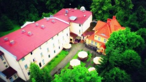 Kuren Bad Polzin: Luftaufnahme vom Kurhaus Marta Bad Polzin Polczyn Zdroj Polen
