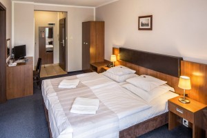 Kuren in Polen: Zimmerbeispiel im Erholungshaus Maximus SPA in Wald Dziwnowek Ostsee