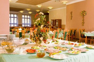 Kuren in Polen: Speisesaal im Kurhaus Mewa in Kolberg Kolobrzeg