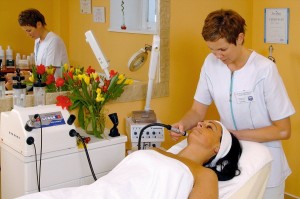 Kuren in Polen: Beautybehandlung in der Klinika Mlodosci Medical SPA Bad Flinsberg Isergebirge