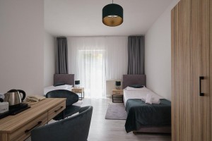 Kuren Polen: Wohnbeispiel im Hotel Dobrzynski Resort Nefryt Bad Flinsberg Swieradów Zdrój Isergebirge Polen © www.szerokaty.pl