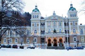 Kuren in Tschechien: Hausansicht im Winter - Nove Lazne © ENSANA HOTELS MARIANSKE LAZNE
