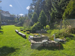 Kuren Polen: Garten des Kurhaus Pasja Bad Flinsberg Swieradów Zdrój Isergebirge Polen