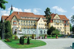 Kuren in Polen: Blick auf das Sanatorium Polonia in Bad Kudowa Kudowa Zdrój