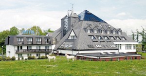 Kuren in Tschechien: Blick auf den Anbau des Kurhotel Pyramida in Franzensbad Frantiskovy Lazné