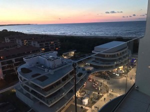 Kuren in Polen: Blick am Abend vom Radisson Blu Resort Swinemünde Swinoujscie