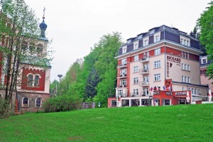 Kuren Tschechien: Hotel Richard Copyright © Blick auf das Hotel Richard in Marienbad Marianske Lázne