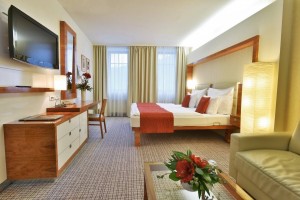 Kuren Tschechien: Zimmerbeispiel vom St. Joseph Royal Regent Hotel Karlsbad Karlovy Vary Westböhmen Tschechien