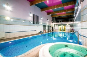 Kuren in Polen: Schwimmbad im Hotel Rybniczanka in Swinemünde Swinoujscie Ostsee