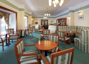 Kuren Tschechien: © Františkovy Lázně Savoy a.s. - Lobbybar im Kurhaus Savoy Franzensbad Frantiskovy Lazne Tschechien