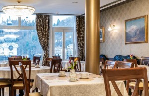 Kuren Tschechien: Speisesaal des Spa Hotel Schlosspark Karlsbad Karlovy Vary Tschechien