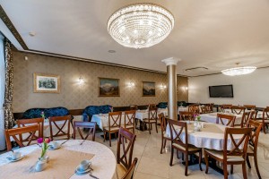 Kuren Tschechien: Speiseraum im Spa Hotel Schlosspark Karlsbad Karlovy Vary Tschechien
