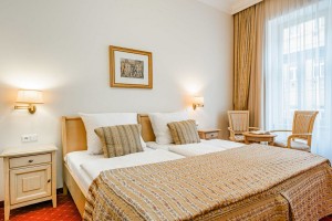 Kuren Tschechien: Zimmerbeispiel im Spa Hotel Schlosspark Karlsbad Karlovy Vary Tschechien