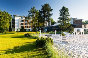 Kuren in Polen: Ansicht des Shuum Boutique Wellness Hotel in Kolberg Kolobrzeg Ostsee