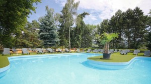 Kuren Slowakei: © Piestany, Ensana Health Spa Hotels - Außenpools des Ensana Splendid Health Spa Hotel Piestany Pistyan