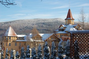 Kuren in Polen: Winterzeit im Kurhotel St. Lukas Bad Flinsberg Swieradow Zdroj