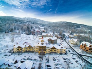 Kuren in Polen: Bergblick vom Kurhotel St. Lukas Bad Flinsberg Swieradow Zdroj