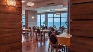 Kuren in Polen: Speisesaal vom Hotel Sunset SPA Rewahl Rewal Ostsee