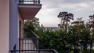 Kuren in Polen: Seitenansicht vom Hotel Sunset SPA Rewahl Rewal Ostsee